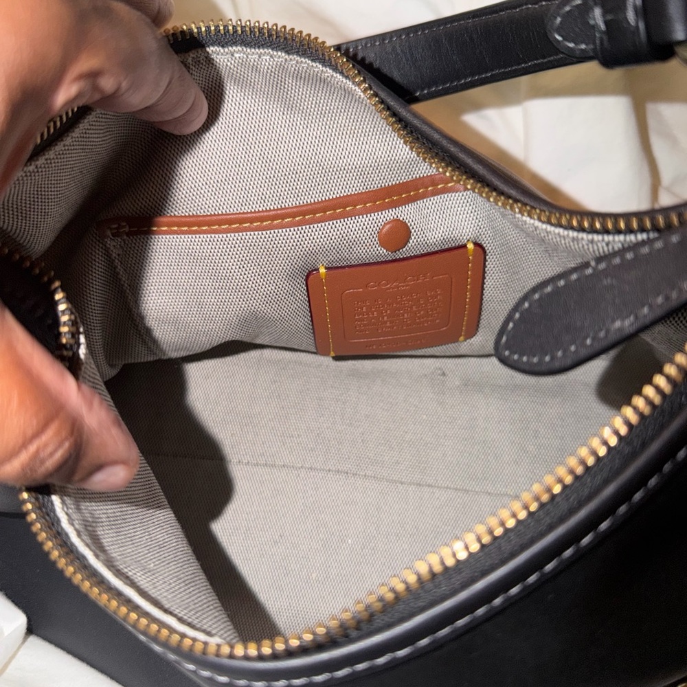 Coach Black Leather juliet shoulder bag with Gold 'C' Accent - Picture 5 of 6